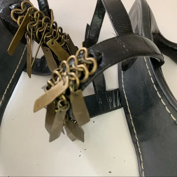 Stuart Weitzman Heeled Toe Ring Sandals with Bronze Metal Fringe, US W6 - Picture 8 of 12